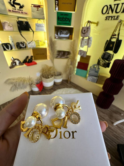 Dior earring

55 dhs
With box & paper bag

Zain216
♥️♥️♥️

Zc