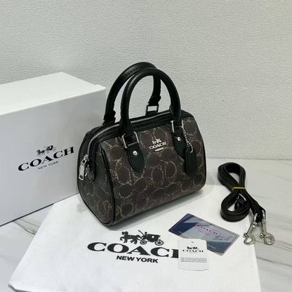 COACH
Best quality WITH BOX
100 dhs🇦🇪🇦🇪
size 17CM

Zain290
♥️♥️♥️