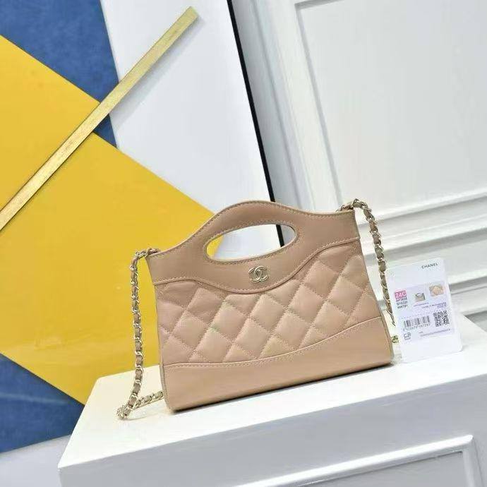 Chanel
Master+++
360 dhs💚

Zain153
♥️♥️♥️