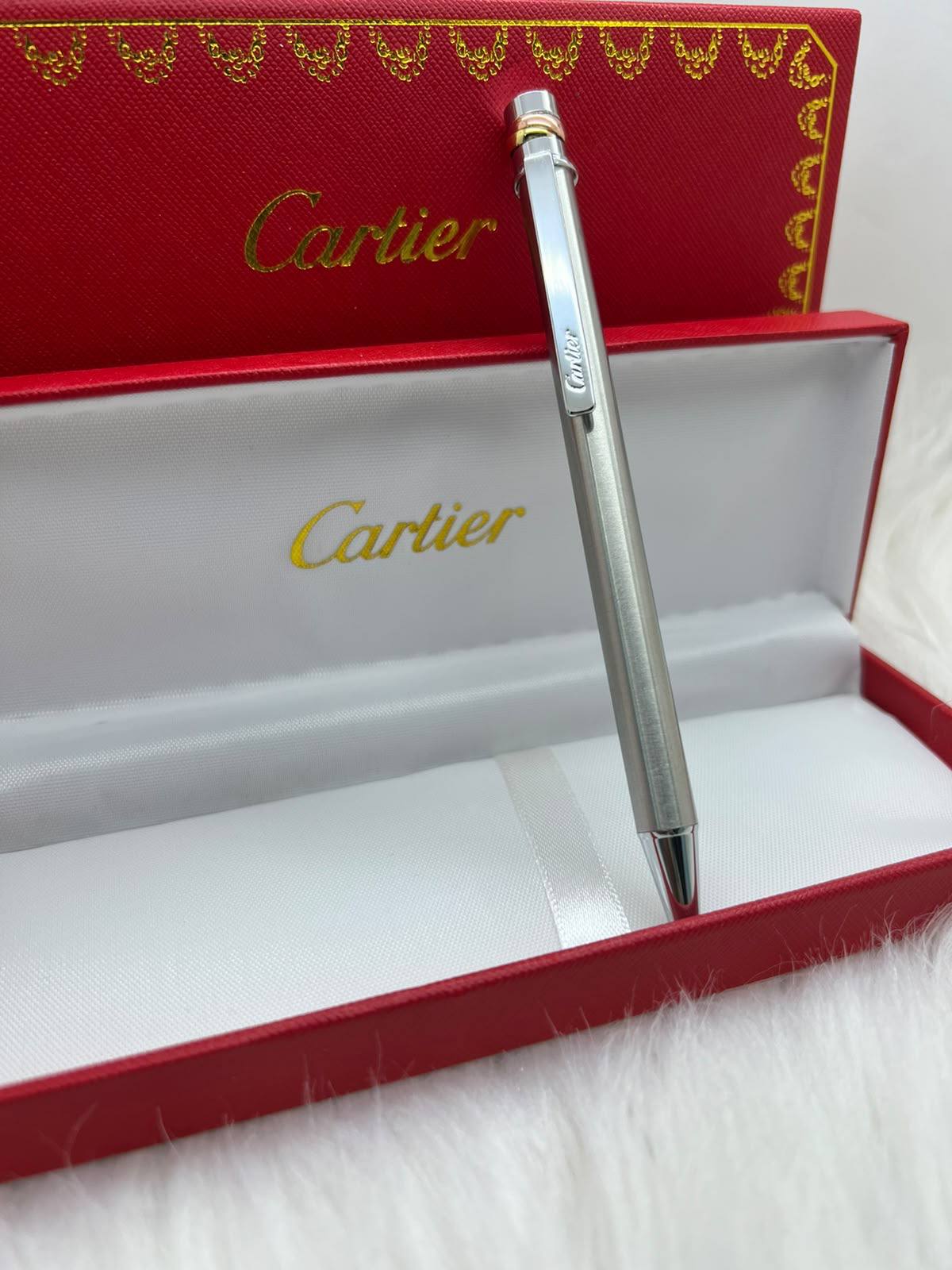 Cartier

Good quality 
55 dhs🇦🇪🇦🇪

Zain182
♥️♥️♥️