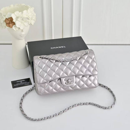 Chanel
with box
110 dhs💓

Zain143
♥️♥️♥️