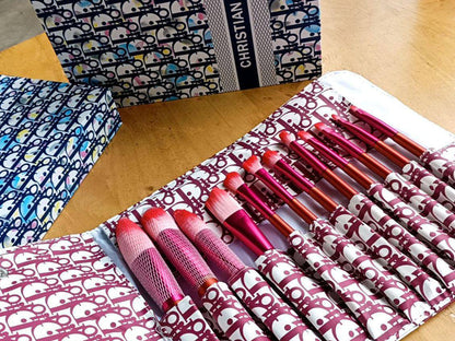 Makeup Brush
70 dhs🌺

Zain216
♥️♥️♥️