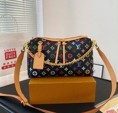 LV
GOOD QUALITY 
WITH BOX 
100 dhs💓

Zain17
♥️♥️♥️
