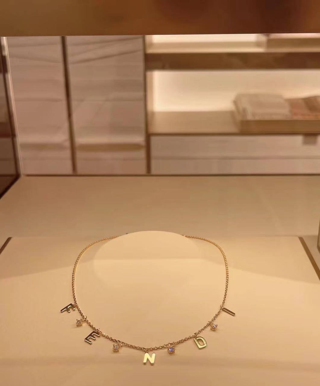 FENDI SET ❤️‍🔥*
Necklace 🔥
Bracelet 🍁
Earring ❣️
Offer 🤯
Master quality 💯
With normal boxes 📦 
115 dhs🪙🌨️
With master box 🗃️ 
130 dhs🪙🌨️

Zain216
♥️♥️♥️
