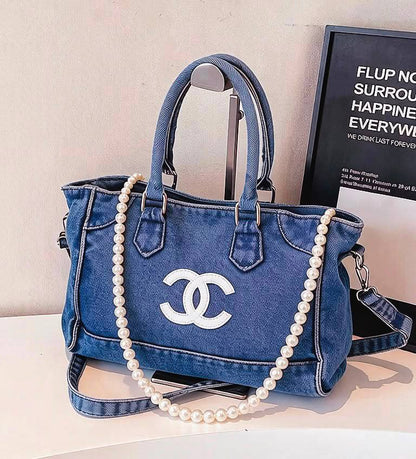 CHANEL 
COPY ONE 
150 dhs💓

Zain39