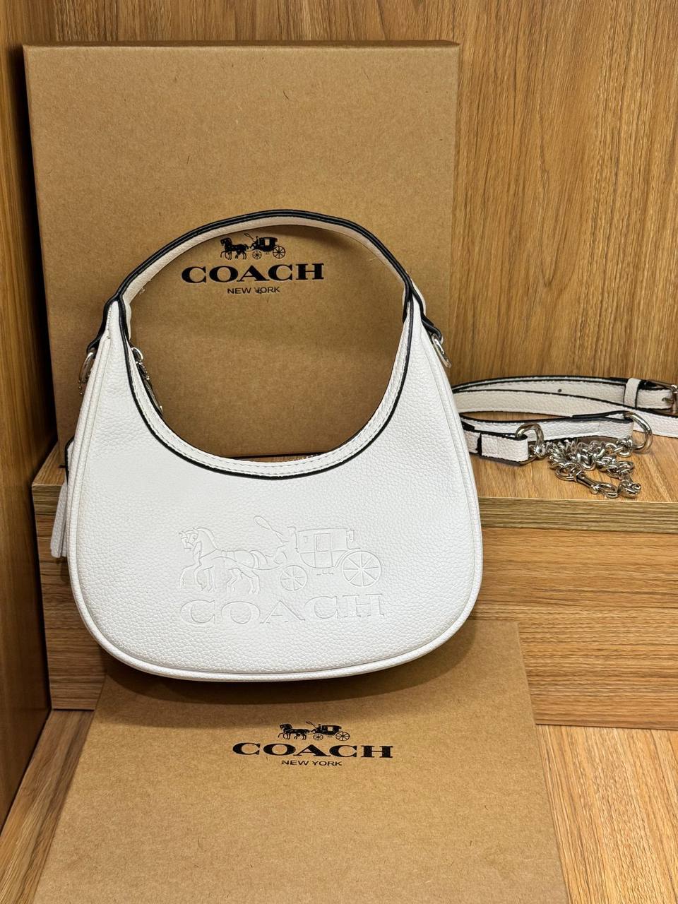 COACH
Best quality 

with box
🎁🎁🎁

80 dhs✅

size 20Cm

Zain290
♥️♥️♥️