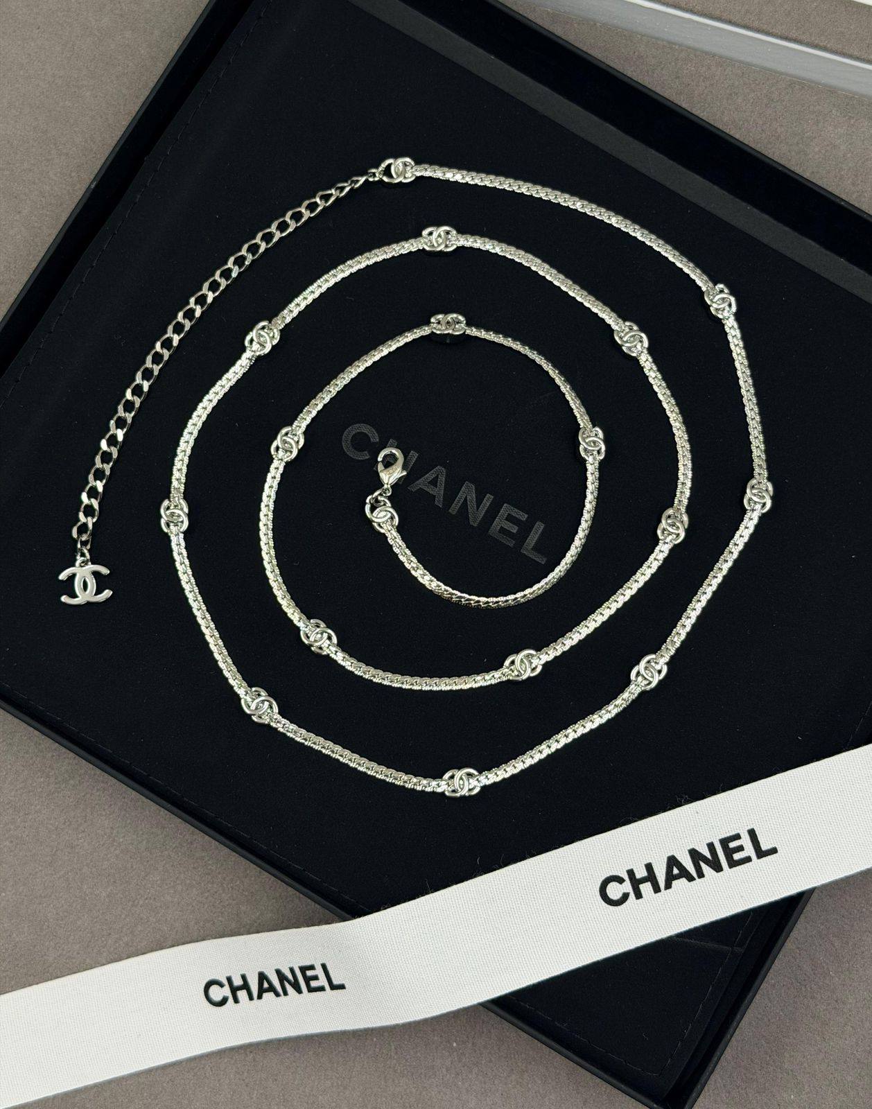 *CHANEL*  🤍
* Chain ⛓️‍💥 (Belly Chain / Necklace)
* Gold-Finish Metal (Gold Plated)
* ⁠↗️ *Super Master Quality ®️* 🫆

*125 dhs❣️* with *Normal* Box & Bag
*135 dhs❣️* with *Good* Box (Big)
*180 dhs❣️* with *Orignal* Packing 🎁

Zain106
♥️♥️♥️