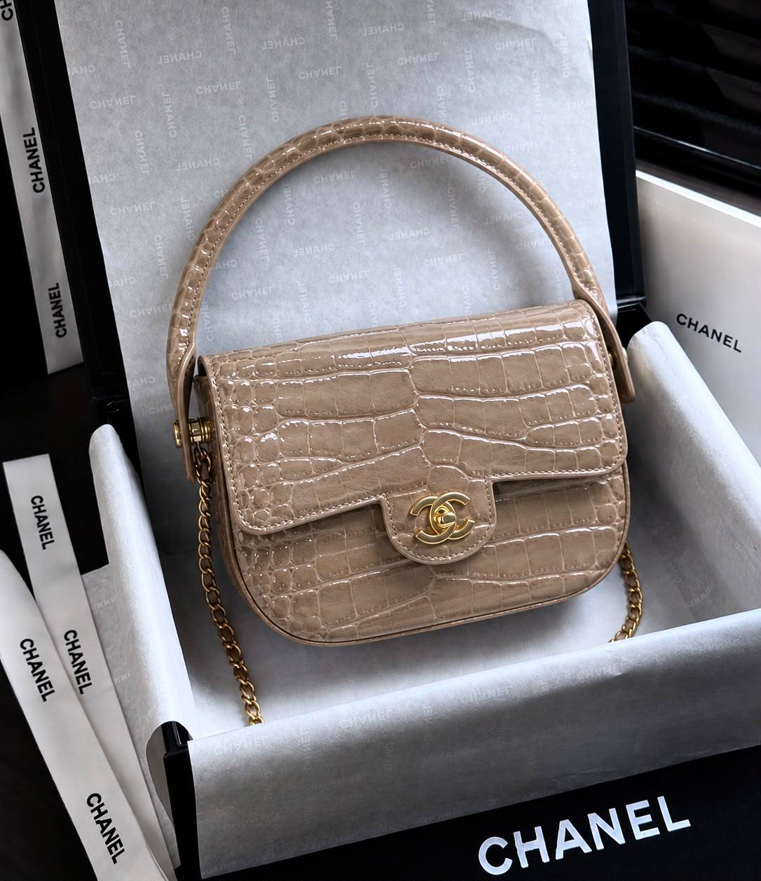 CHANEL 

NEW CAME 

HIGH QUALITY 

WITH BOX 
120 dhs🇦🇪🇦🇪

Zain39
Zain295
Zain17
♥️♥️♥️
