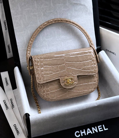 CHANEL 

NEW CAME 

HIGH QUALITY 

WITH BOX 
120 dhs🇦🇪🇦🇪

Zain39
Zain295
Zain17
♥️♥️♥️