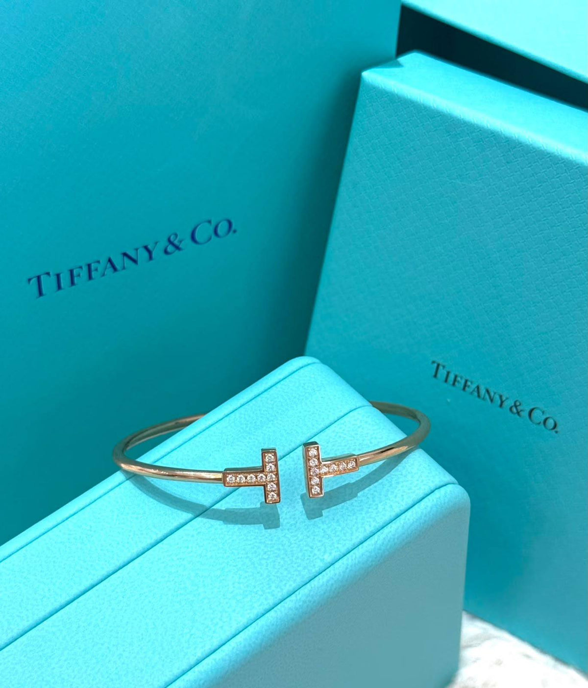 Tiffany 😍
Bangle 🦋
Master quality 💯
With normal boxes 🗃️ 
55 dhs🇦🇪🇦🇪🇦🇪

With master boxes 📦 
85 dhs🇦🇪🇦🇪🇦🇪

Zain216
♥️♥️♥️