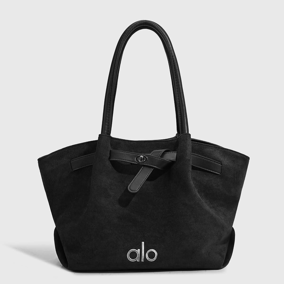 Alo
90 dhs🇦🇪🇦🇪
Size32cm

Zain219
♥️♥️♥️
