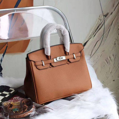 HERMES

best quality 
without box

120 dhs🇦🇪🇦🇪🇦🇪

size30CM

Zain290
♥️♥️♥️