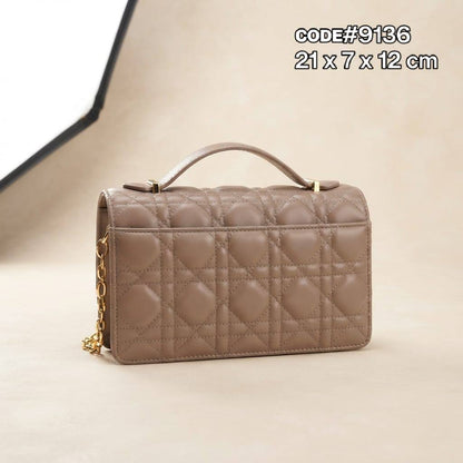 Dior
ᴍʏ ᴅɪᴏʀ ᴍɪɴɪ ʙᴀɢ
ᴅᴇᴄᴏʀᴀᴛɪᴠᴇ ʟᴇᴀᴛʜᴇʀ ʙᴏᴡ
ɪɴ ᴛᴏᴘ ʜᴀɴᴅʟᴇ ʙᴀɢ
ʟᴏɴɢ ᴄʜᴀɪɴ ʙᴇʟᴛ sᴛʀᴀᴘ
ɢᴏʟᴅ ʜᴀʀᴅᴡᴀʀᴇ
sɪᴢᴇ: 21 cm
ᴡɪᴛʜ BOX

90 dhs🇦🇪🇦🇪

Zain31
♥️♥️♥️