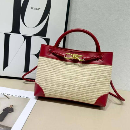BOTTEGA VENETA 
GOOD QUALITY 

WITH BOX  
🎁🎁🎁

120 dhs✅
SIZE: 25cm

Zain39
♥️♥️♥️
