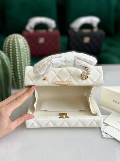Chanel  ✨💥
Available original box 📦 
With full packing 🎀🎀
Super high quality 💥💥

For Price 👇 WhatsApp✅
0568585901 
0507557372
0552275751 Owner Zain 👌

Zain283
♥️♥️♥️