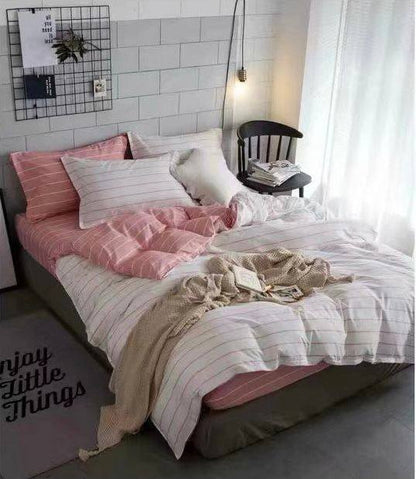 New collection 🌹🌹🌹
Give you best life 💥💥💥
Comfort set 
King size comfort 6pcs set 
1 comfort 
1 bedsheets 
4 pillowcases 
6pcs set 
115 dhs💓

Zain99
♥️♥️♥️
