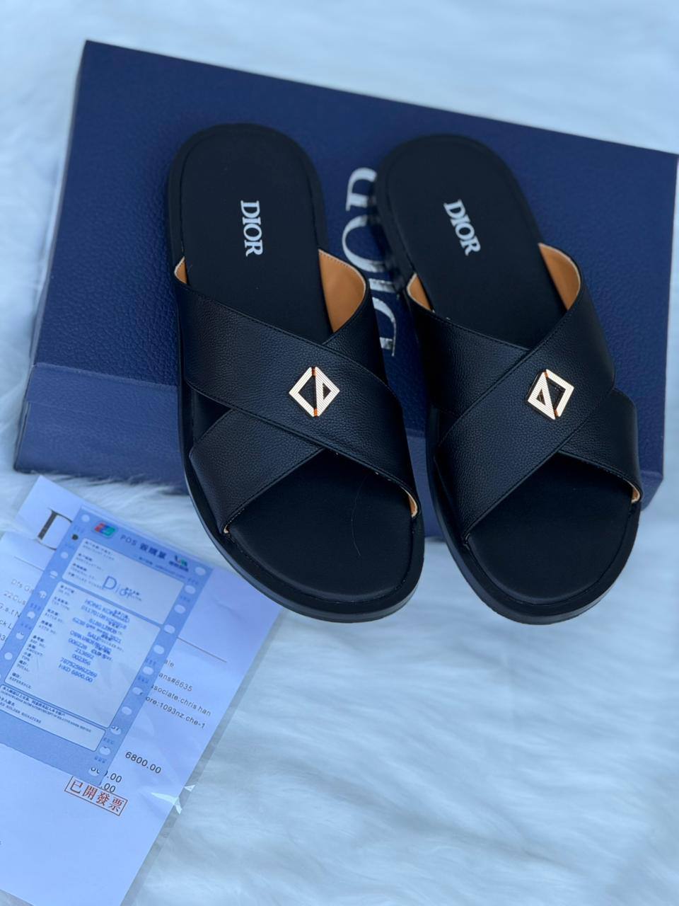 Dior Slipper
Size:39 to 45
110 dhs🪙🖤

Zain241
♥️♥️♥️