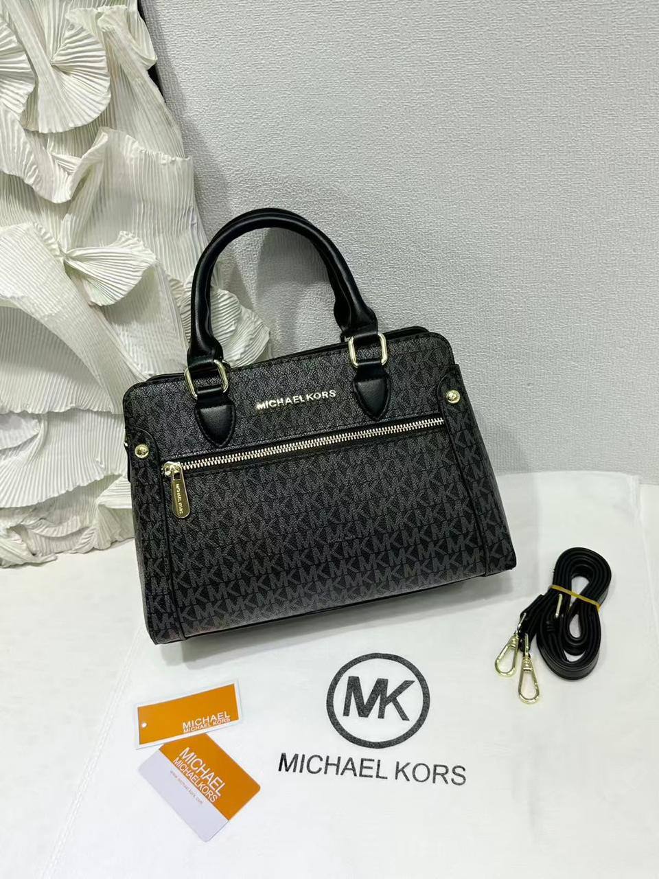 💝 MK Tote

1⃣️ First quality 

Size : 26 * 13 * 21 cm

with pouch
100 dhs🇦🇪🇦🇪

Zain115
♥️♥️♥️