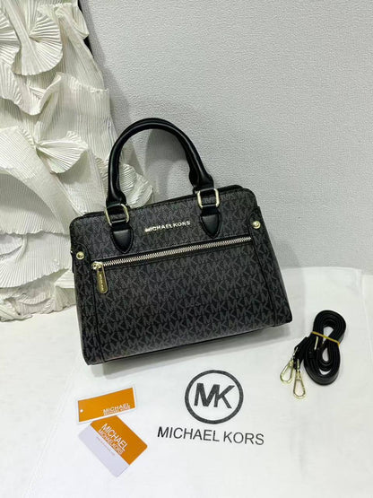 💝 MK Tote

1⃣️ First quality 

Size : 26 * 13 * 21 cm

with pouch
100 dhs🇦🇪🇦🇪

Zain115
♥️♥️♥️