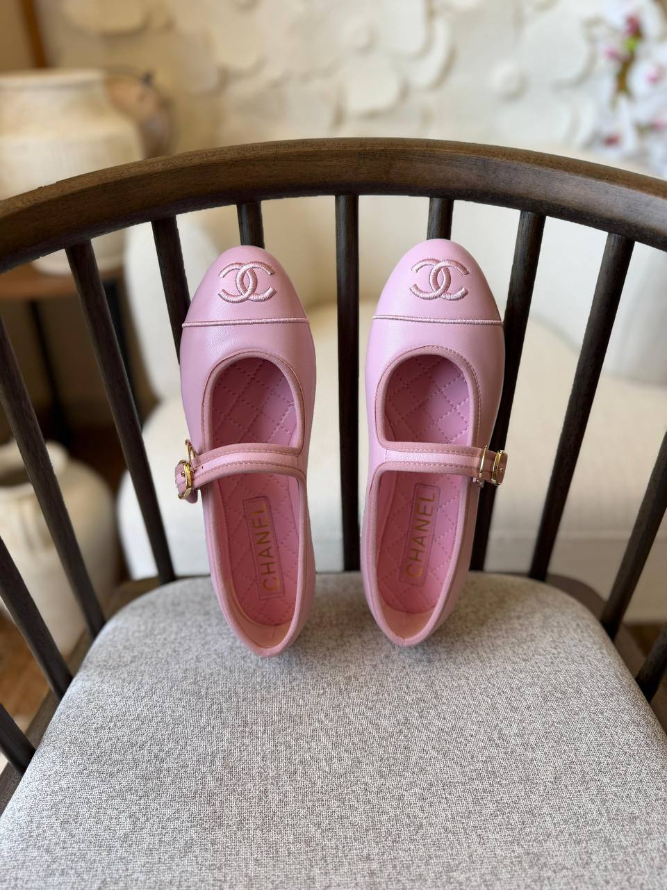 Chanel
𝑨𝑨𝑨 𝑸𝒖𝒂𝒍𝒊𝒕𝒚
𝑺𝒊𝒛𝒆 𝟑6 𝒕𝒐 𝟒2 
450 dhs✅

Zain81
♥️♥️♥️