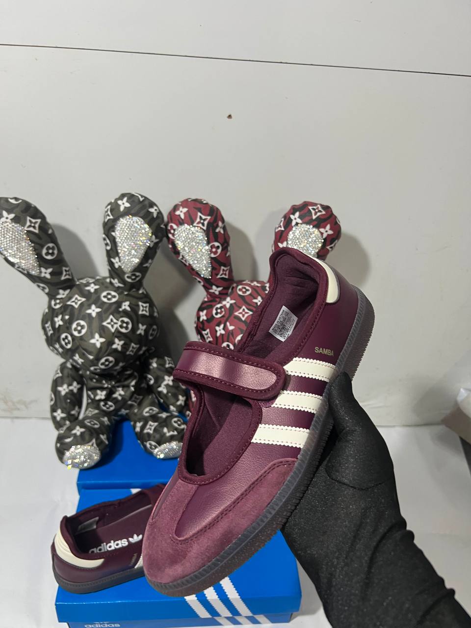 Adidas Samba Jane burgundy 
New Arrivals 🤩
36-41 AVAILABLE 😇
190 dhs🇦🇪🇦🇪

Zain242
♥️♥️♥️