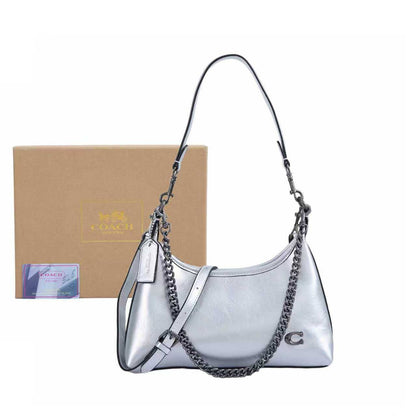 Coach

with box
🎁🎁🎁

90 dhs🪙🌨️

Zain143
♥️♥️♥️