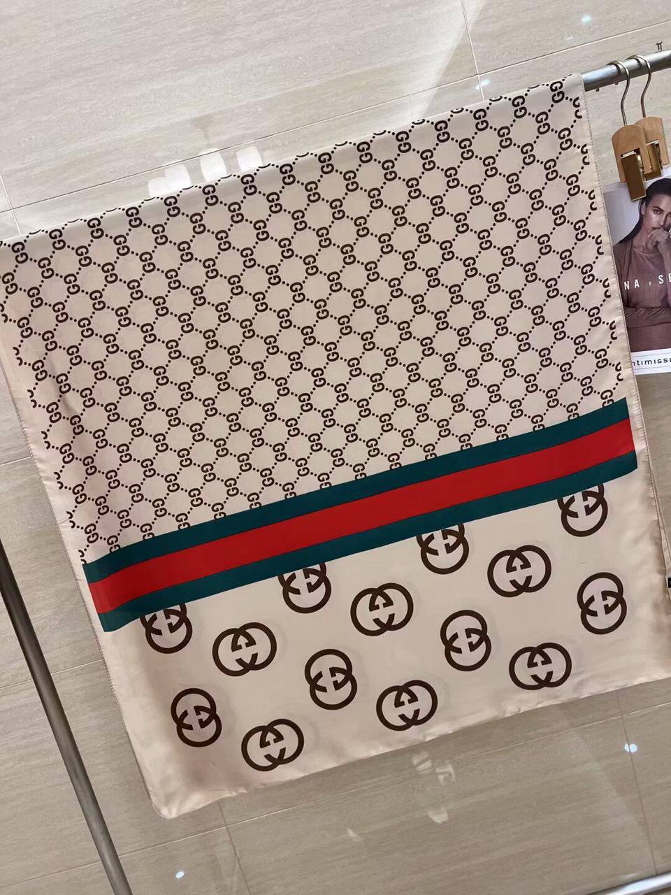 Silk scarf
40 dhs❣️

Zain60
❣️❣️❣️