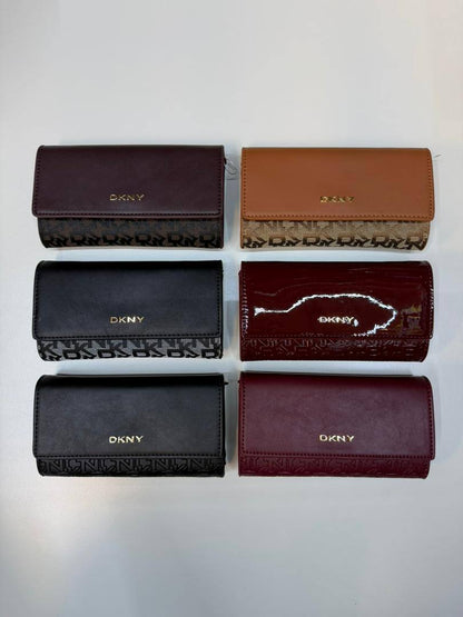 Coach - CH - DKNY
85 dhs❣️
with box
🎁🎁🎁

size 19×5×11cm

Zain41
♥️♥️♥️