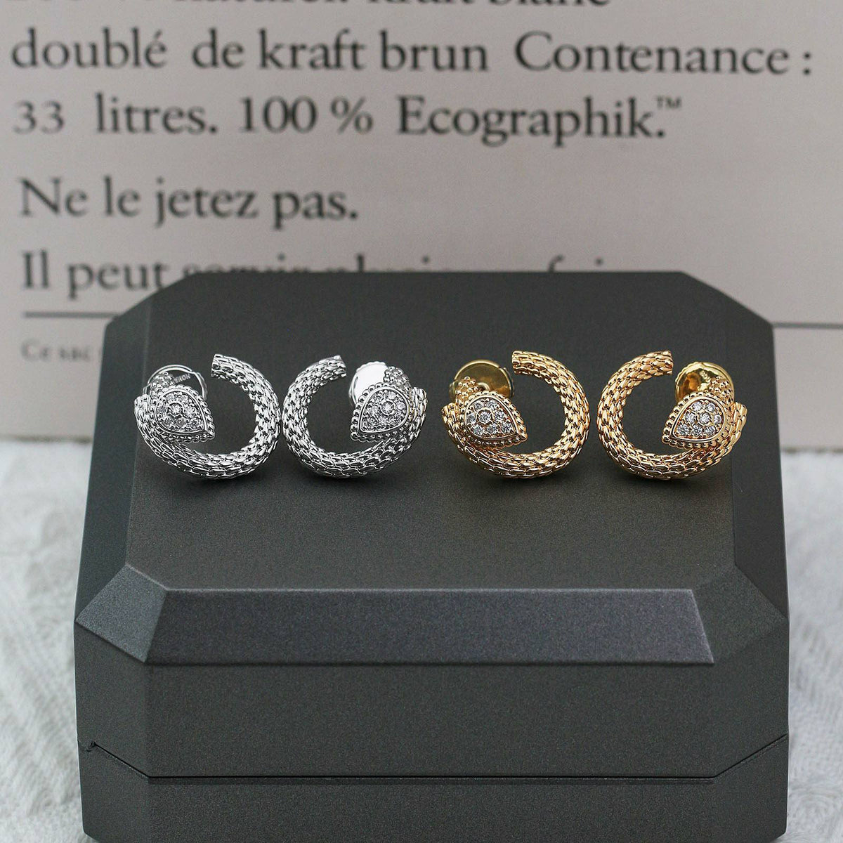 BOUCHERON 
Earring 🐦‍🔥
Master quality 💯
With normal boxes 📦 
60 dhs🇦🇪🇦🇪

With master box 🗃️ 
145 dhs🇦🇪🇦🇪


Zain216
♥️♥️♥️
