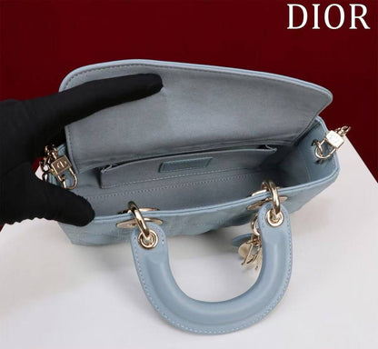 Dior D-joy✅
*Size 22 cm*
For Price 👇 WhatsApp✅
0568585901 
0507557372
0552275751 Owner Zain 👌

Zain274
♥️♥️♥️