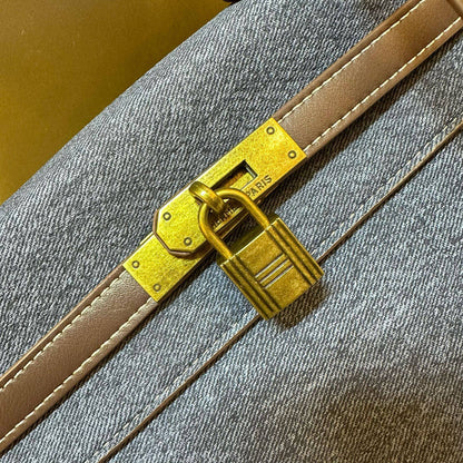 HERMES

 NEW CAME
 BIG SIZE

100 dhs🇦🇪🇦🇪
Size:28cm

Zain295
Zain39
♥️♥️♥️