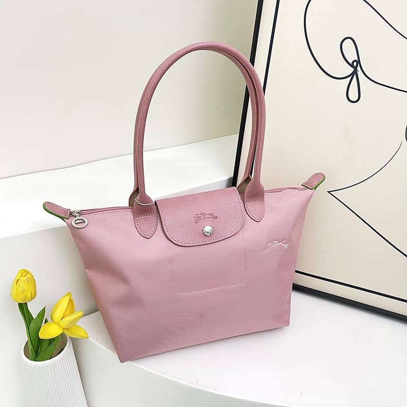 Long Champ 

40 CM 

60 dhs✅

Zain232
♥️♥️♥️