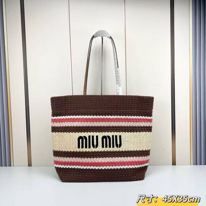 Miu Miu
300 dhs✅
Master🌺🌺

Zain153
♥️♥️♥️