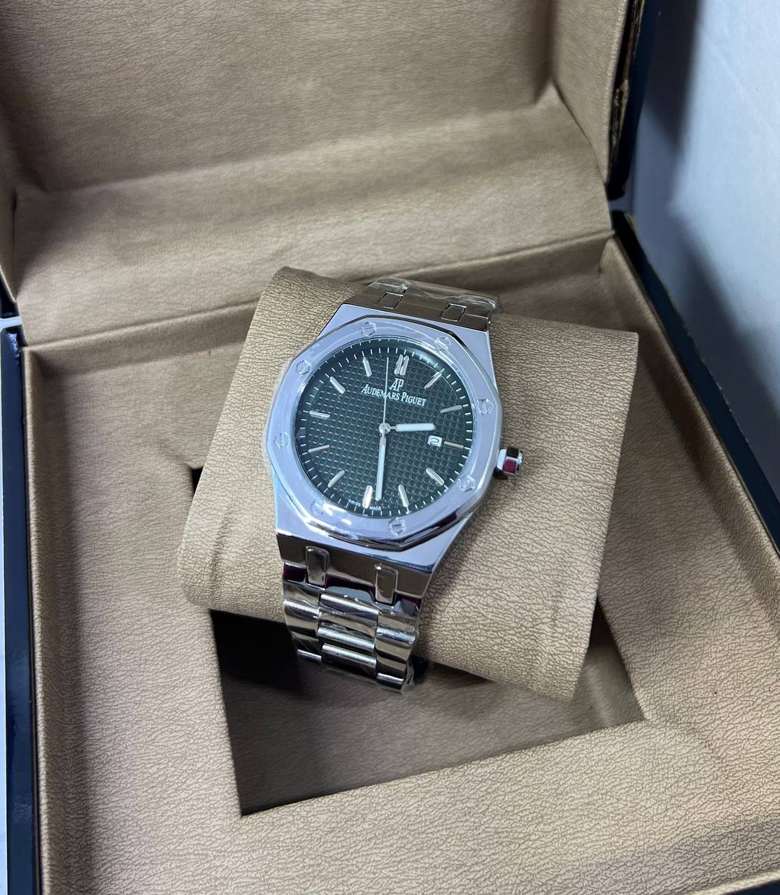 Omega - Rolex - Bvlagri
70 dhs🪙💕

Zain37
♥️♥️♥️