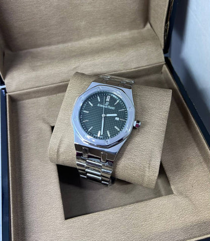 Omega - Rolex - Bvlagri
70 dhs🪙💕

Zain37
♥️♥️♥️