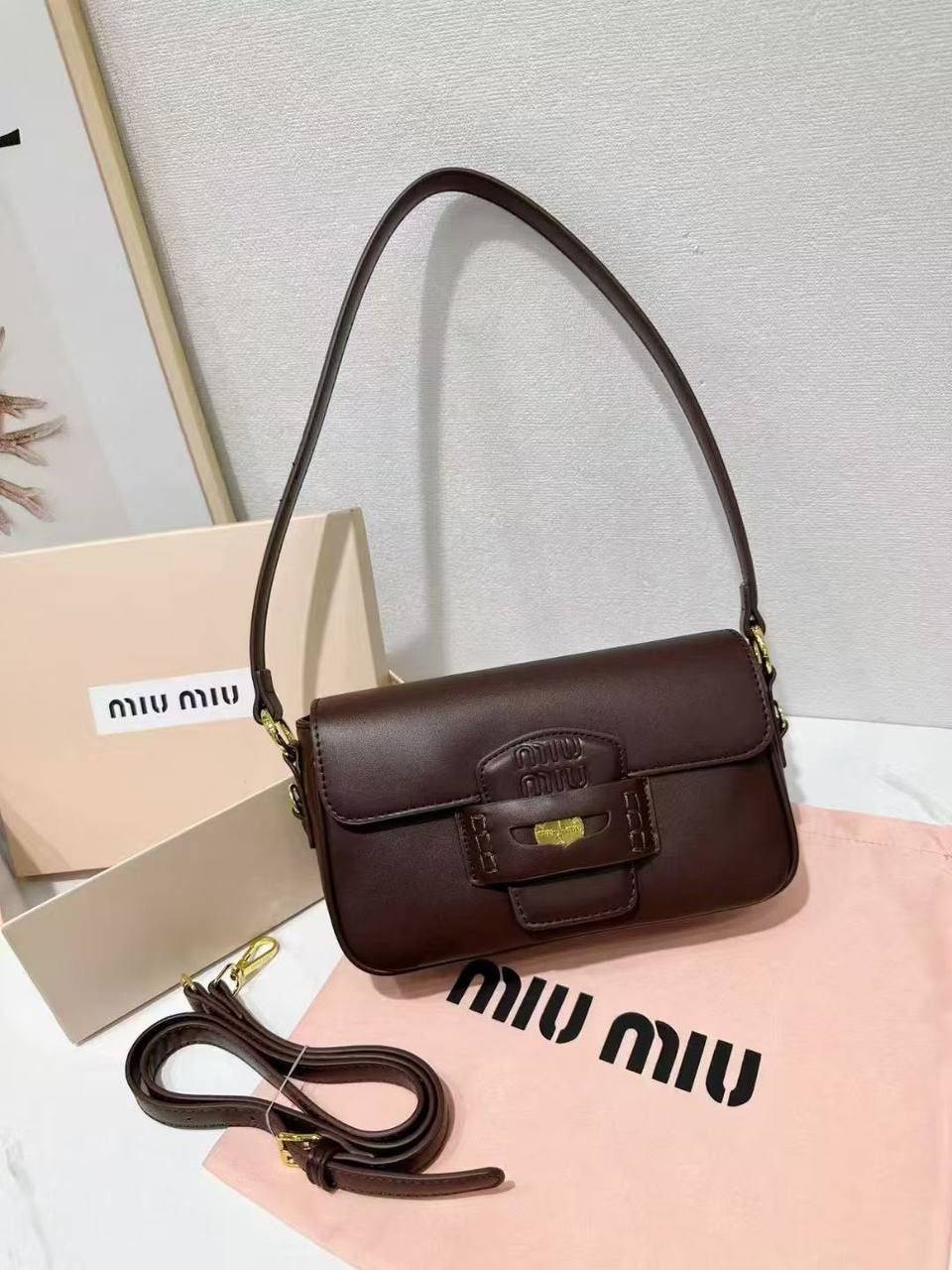 MIU MIU NEW CAME GOOD QUALITY WITH BOX 
90 dhs🇦🇪🇦🇪

Zain295
♥️♥️♥️
