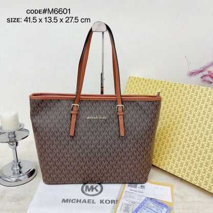 MK
sʜᴏᴜʟᴅᴇʀ ᴛᴏᴛᴇʙᴀɢ
ᴢɪᴘᴘᴇʀ ᴛʏᴘᴇ
sɪᴢᴇ: 41.5 cm

ᴡɪᴛʜ BOX
🎁🎁🎁

75 dhs🪙💕

Zain31
♥️♥️♥️