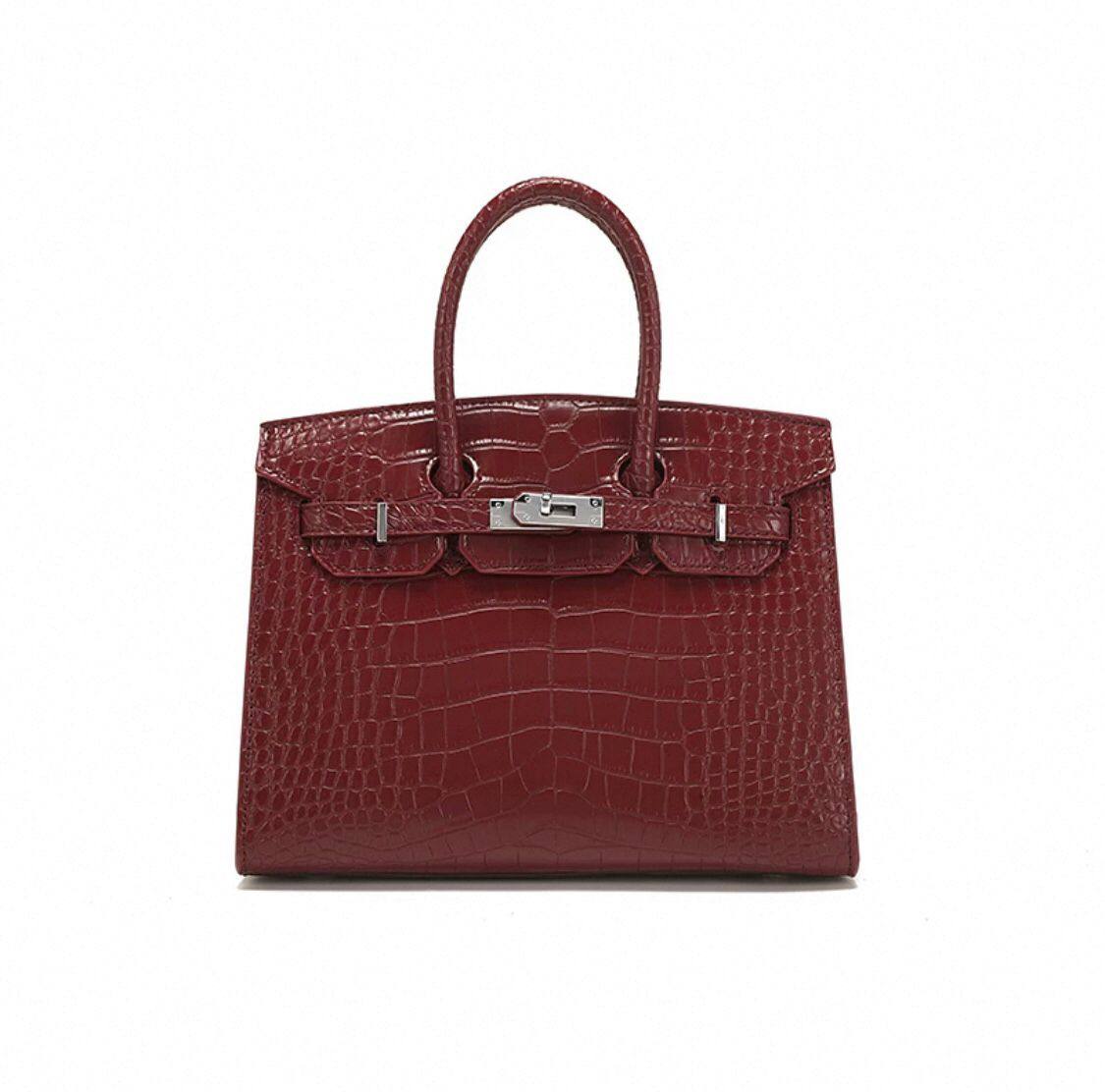Hermes 
95 dhs✅
size 21×10×15cm

Zain213
♥️♥️♥️