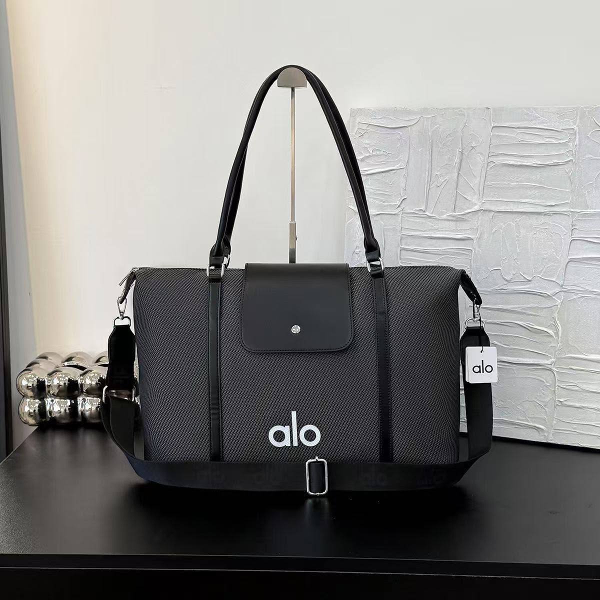 ALO ʏᴏɢᴀ sᴘᴏʀᴛs ᴡᴇᴀʀ
sʜᴏᴜʟᴅᴇʀ ᴄʀᴏssʙᴏᴅʏ ʙᴀɢ
Travel Bag Design
ᴅᴇɴɪᴍ & ʟᴇᴀᴛʜᴇʀ ᴍᴀᴛᴇʀɪᴀʟ
sɪᴢᴇ : 46 cm

75 dhs✅

Zain31
♥️♥️♥️