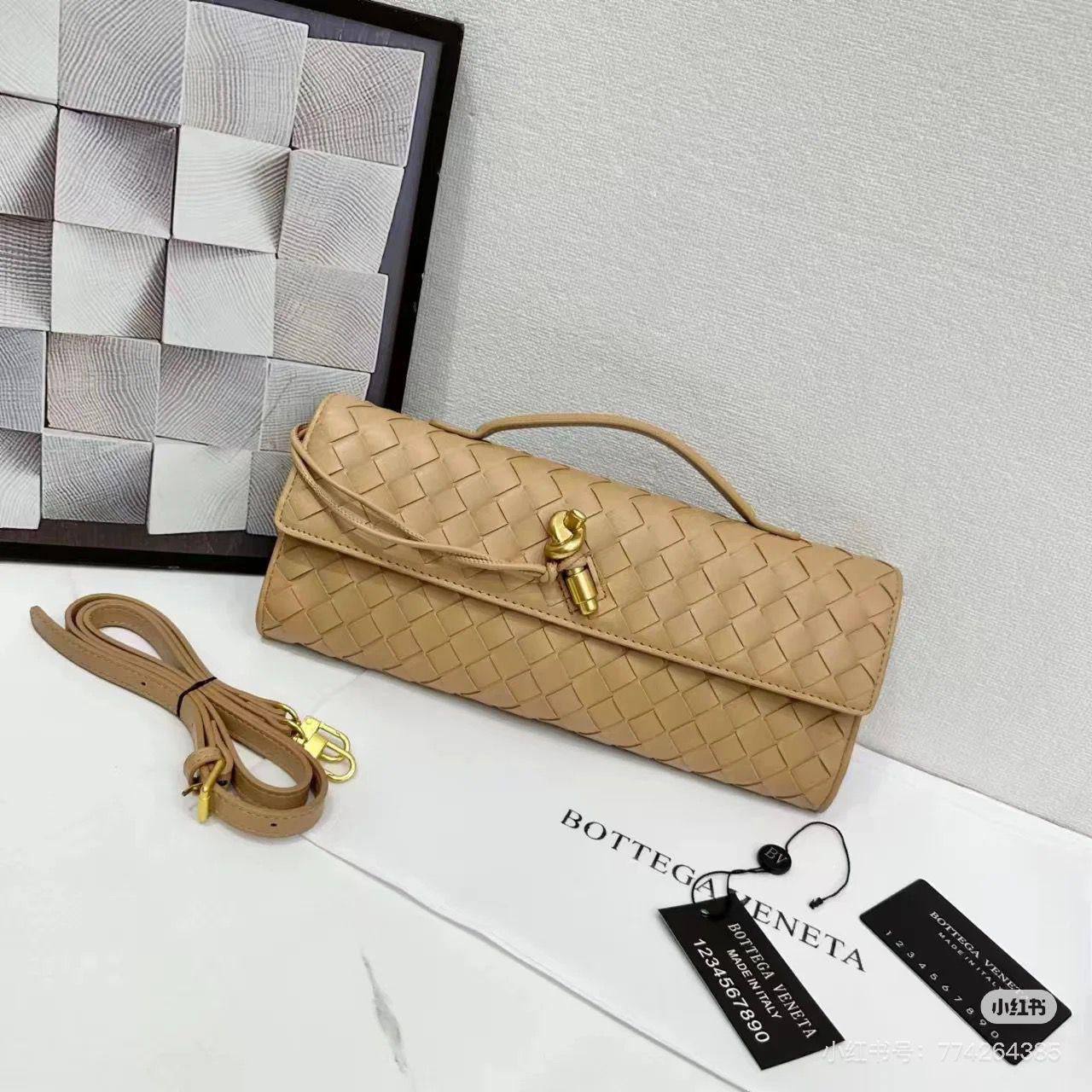 Bottega Veneta
1️⃣ First quality + 🎁
Size : 31 ~ 21 cm
100 dhs✅
with box 🎁

Zain115
♥️♥️♥️