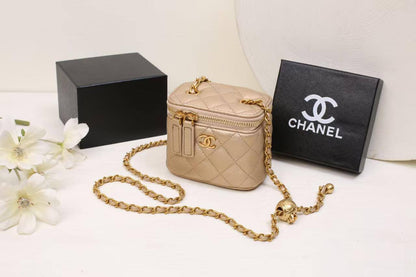 Chanel
with box
110 dhs✅
good quality

Zain194
Zain161
♥️♥️♥️