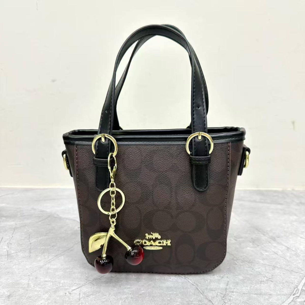 Coach

With cherry
80 dhs🇦🇪🇦🇪🇦🇪

Zain232
♥️♥️♥️