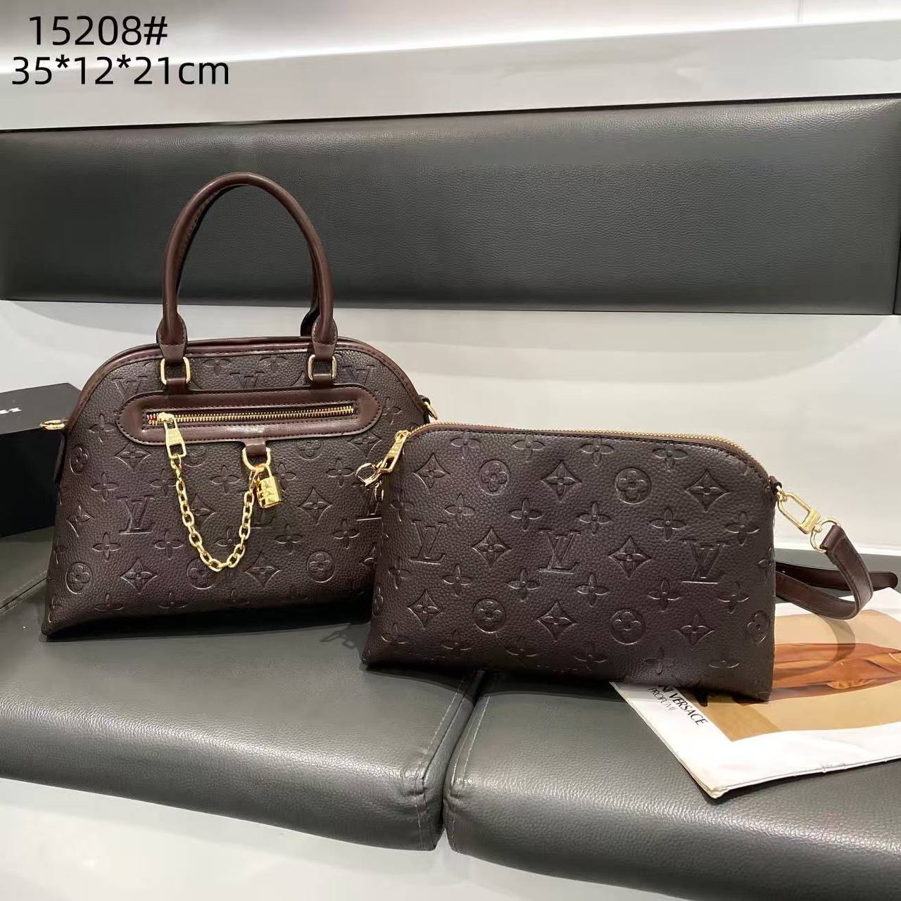 LV
HIGH QUALITY 💯
SIZE 35CM
115 dhs✅

Zain70
♥️♥️♥️