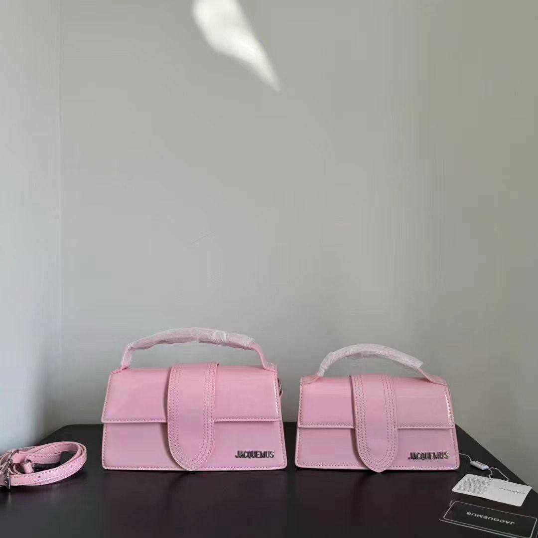 Jacquemus

110 dhs🪙🌨️

Zain143
♥️♥️♥️