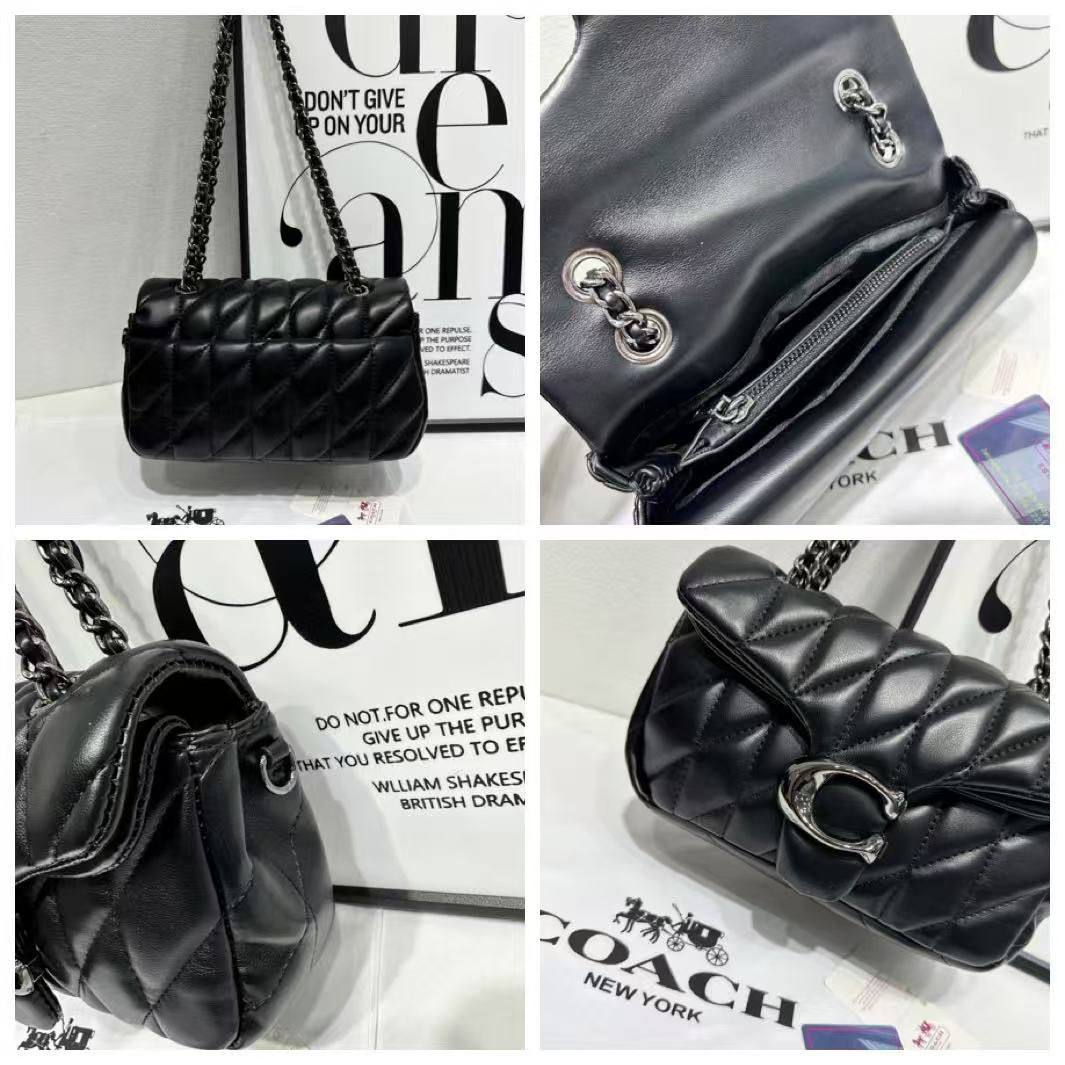 COACH 
NEW CAME GOOD QUALITY 

WITH BOX 
🎁🎁🎁

110 dhs❣️
Size: 22cm

Zain39
♥️♥️♥️