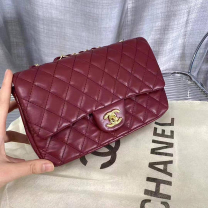 Chanel


With box 🎁🎁🎁

75 dhs❣️

Zain50
♥️♥️♥️