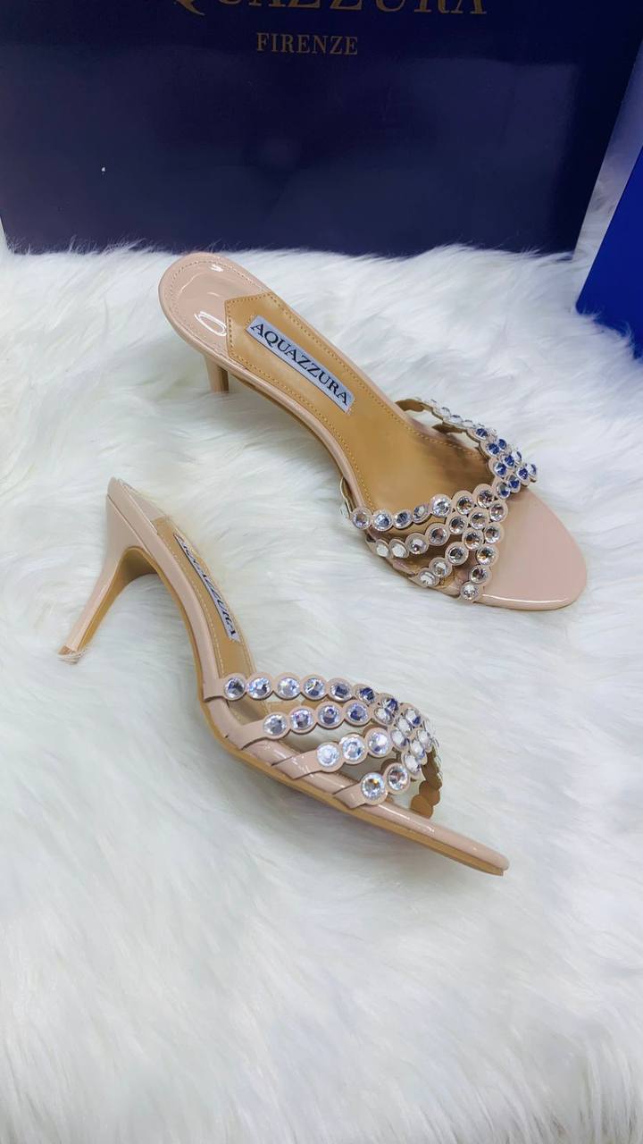 OFFER 😍
Limit Stock ⛔️⛔️
150 dhs🪙🌺
    Size 36-41 available 

Zain88
♥️♥️♥️