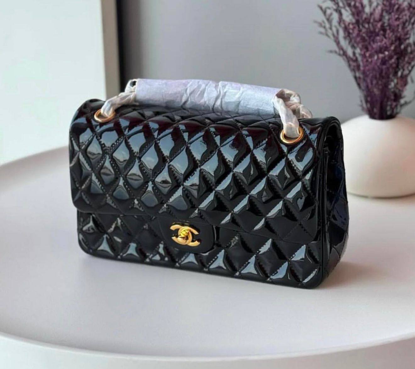CHANEL CLASSIC GLOSSY 🆕
VERY GOOD QUALITY 💯
110 DHS💓

WITH BOX 📦 
🎁🎁🎁

Zain28
♥️♥️♥️