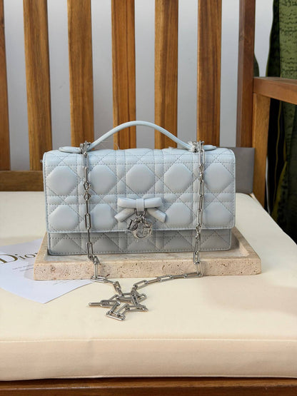 DIOR💫
Super Master Quality ⚡️
Original Packing 🎁
Size 21CM📏

For Price 👇 WhatsApp✅
0568585901 
0507557372
0552275751 Owner Zain 👌

Zain321
♥️♥️♥️