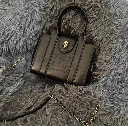 The Tote Bag
100 dhs✅
good-quality 

with box
🎁🎁🎁

Zain35
♥️♥️♥️